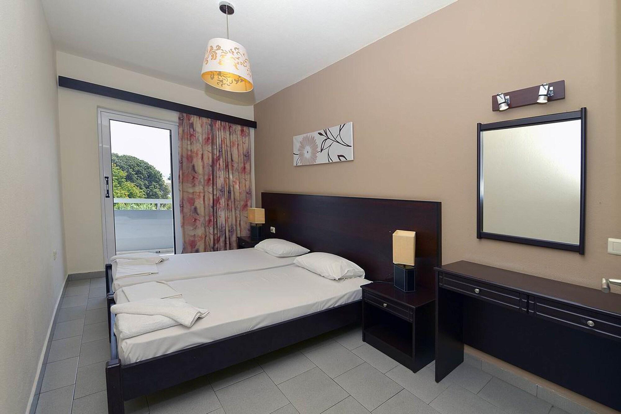 Ialysos City Hotel エクステリア 写真